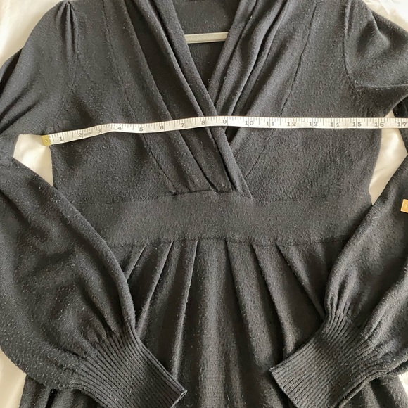 Cashmere blend knit high waisted black Y2K dress with bell sleeves. Size M. - Picture 16 of 16